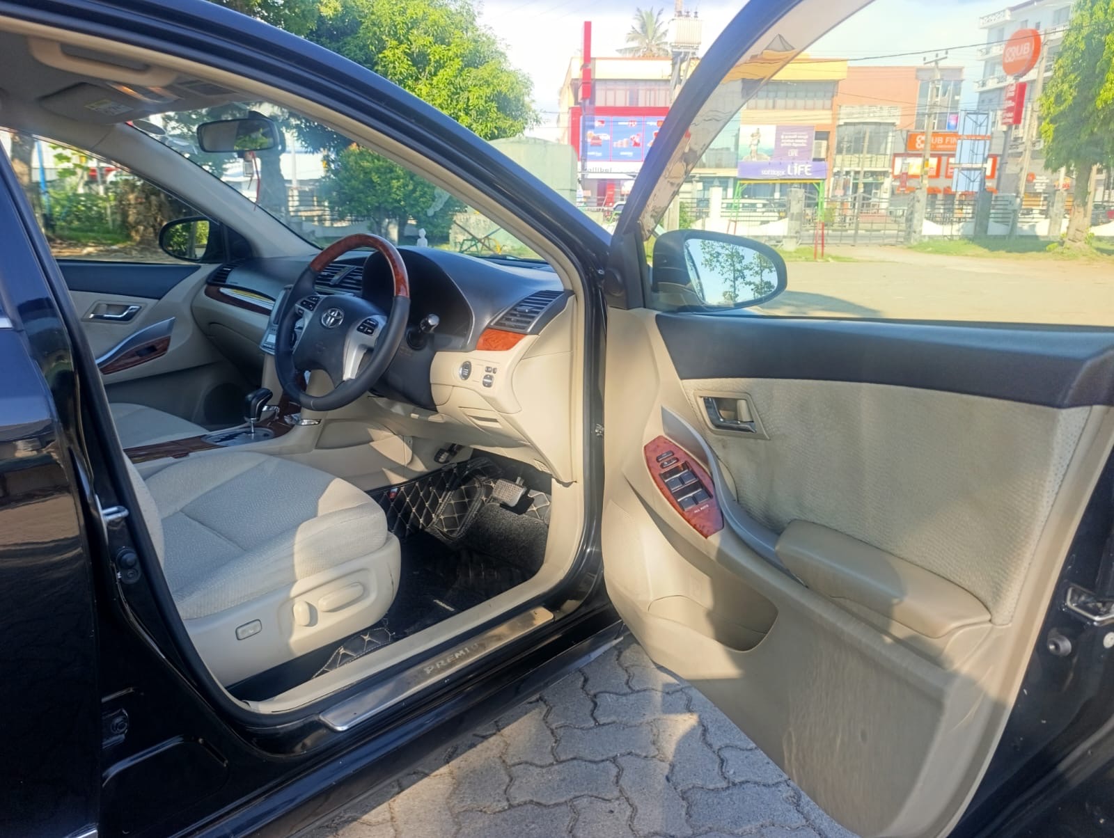 Toyota Premio 2013 - பயன்படுத்தப்பட்டது கார் sale in Sri Lanka - patpat.lk
