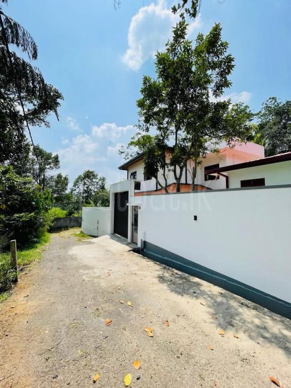 House for Sale in Athurugiriya ads-image-1