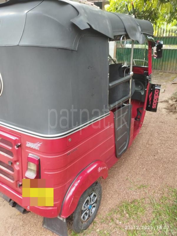 Bajaj Three Wheel 2018 - பயன்படுத்தப்பட்டது முச்சக்கர வண்டி sale in Sri Lanka - patpat.lk