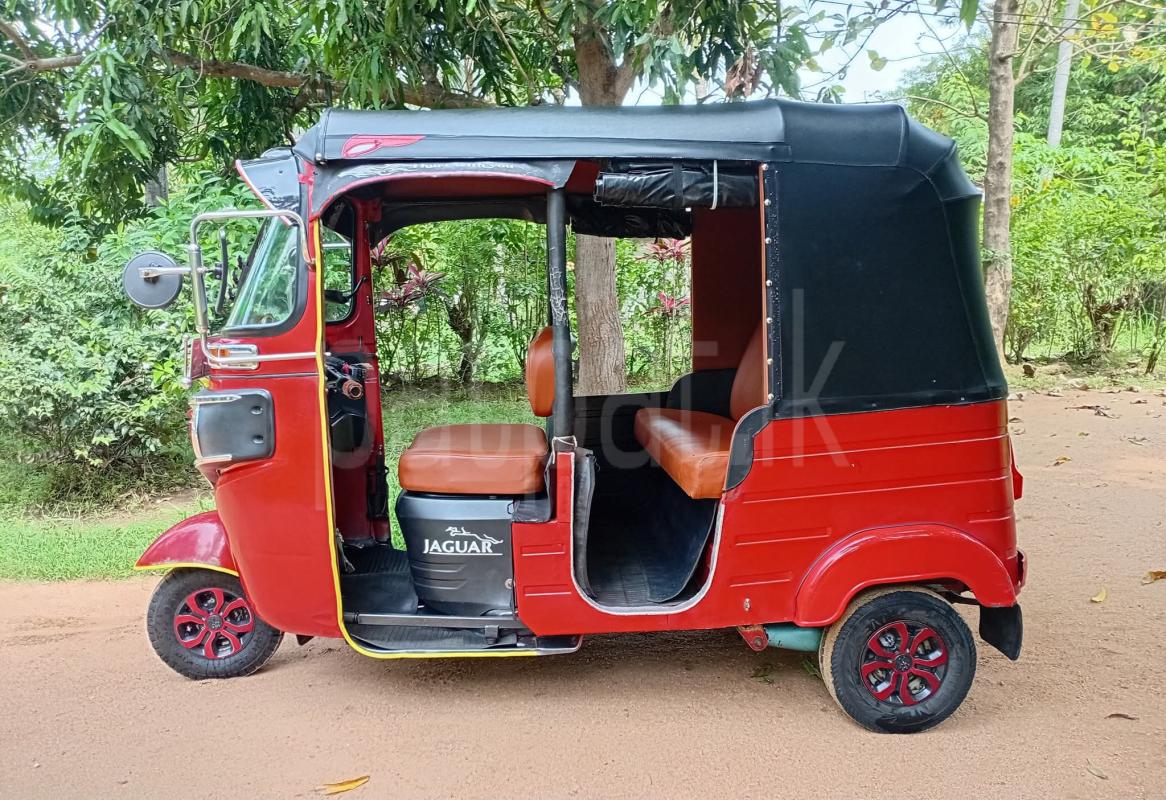 Bajaj Three Wheel 2014 - பயன்படுத்தப்பட்டது முச்சக்கர வண்டி sale in Sri Lanka - patpat.lk