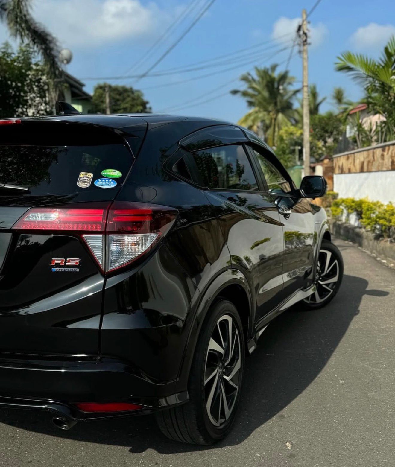 Honda Vezel 2017 - භාවිතා කරන ලද SUV රථය sale in Sri Lanka - patpat.lk