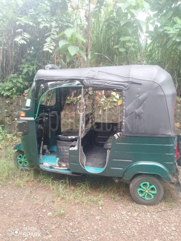 Bajaj 4 stroke 2014 - பயன்படுத்தப்பட்டது முச்சக்கர வண்டி sale in Sri Lanka - patpat.lk