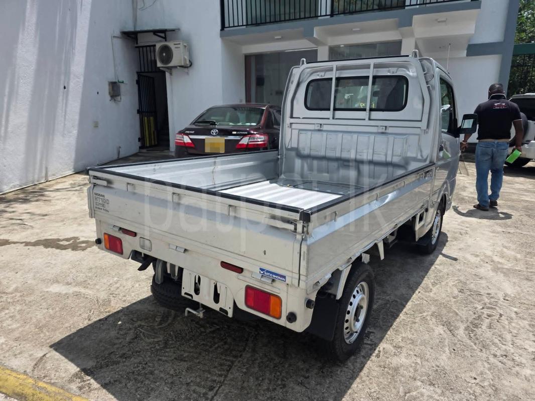 Nissan Clipper 2022 - சான்றளிக்கப்பட்டது டிரக் sale in Sri Lanka - patpat.lk