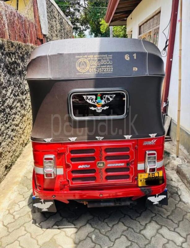 Bajaj Three Wheel 2017 - பயன்படுத்தப்பட்டது முச்சக்கர வண்டி sale in Sri Lanka - patpat.lk