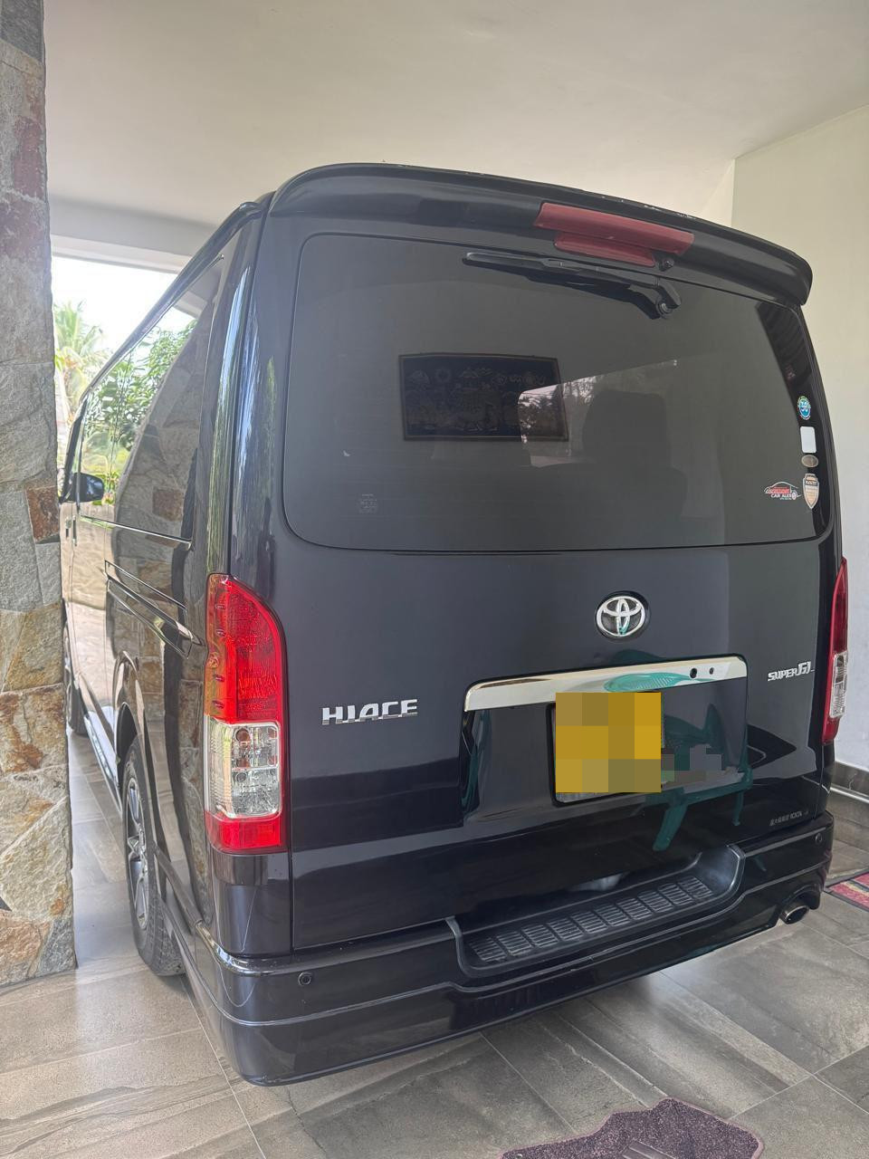 Toyota Hiace 2016 - பயன்படுத்தப்பட்டது வேன் sale in Sri Lanka - patpat.lk