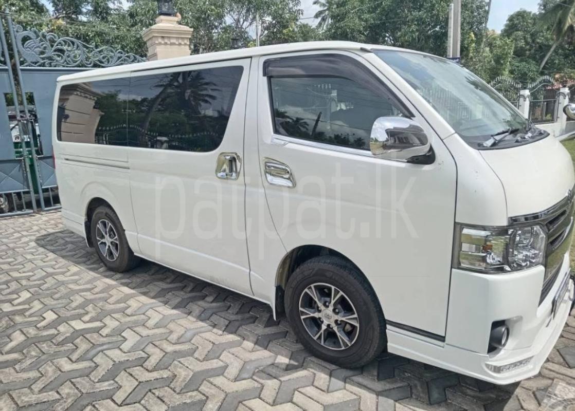 Toyota Hiace 2017 - பயன்படுத்தப்பட்டது வேன் sale in Sri Lanka - patpat.lk