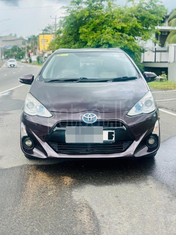 Toyota Aqua 2015 - பயன்படுத்தப்பட்டது கார் sale in Sri Lanka - patpat.lk