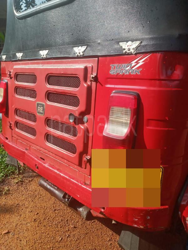 Bajaj Three Wheel 2018 - Used Three wheeler sale in Sri Lanka - patpat.lk