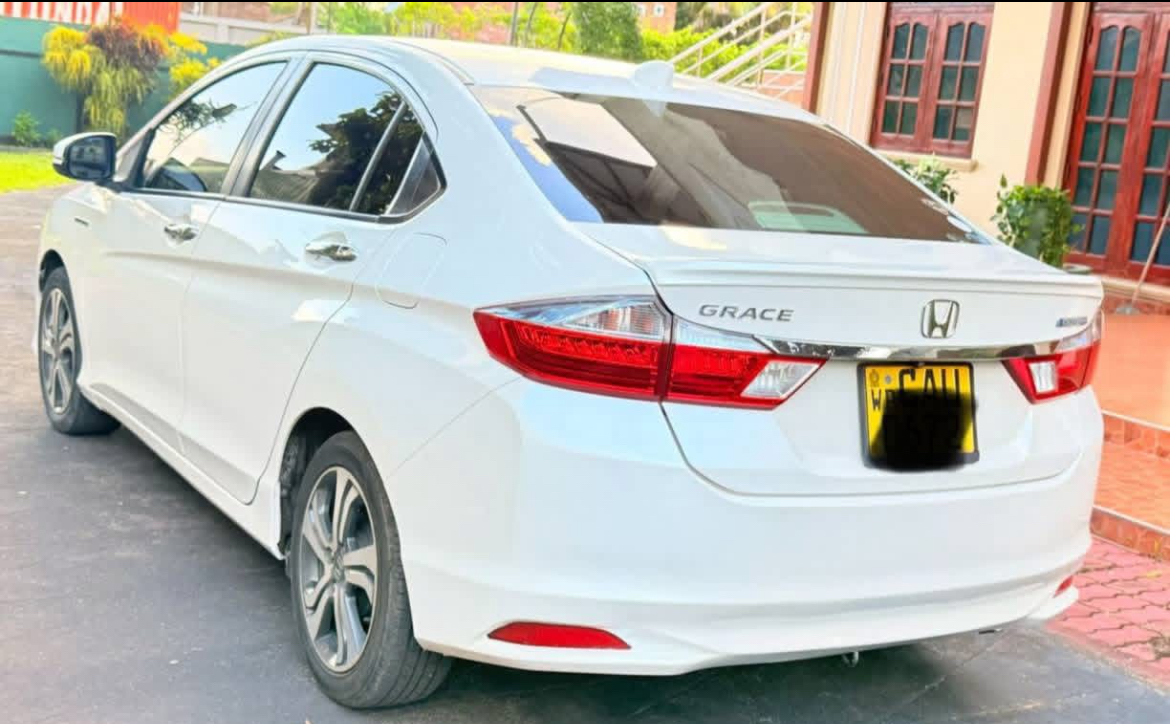 Honda Grace 2016 - භාවිතා කරන ලද කාර් sale in Sri Lanka - patpat.lk