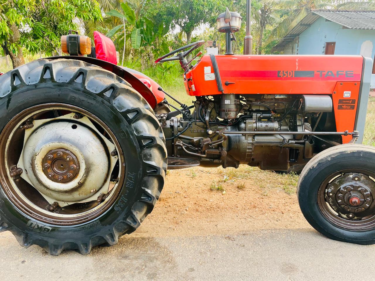 TAFE Tractor 2017 - Used Land sale in Sri Lanka - patpat.lk