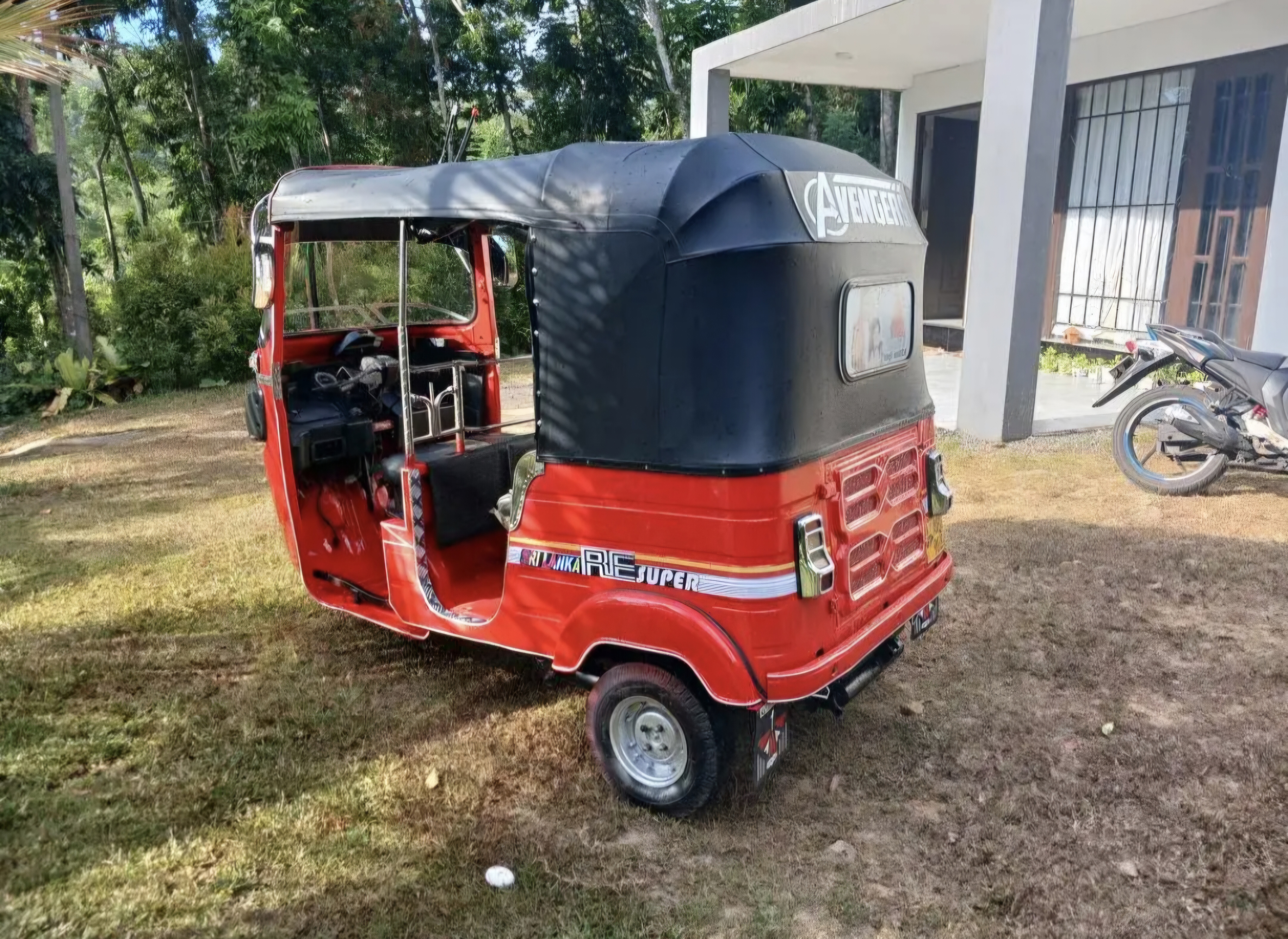 Bajaj Three Wheel 2015 - භාවිතා කරන ලද ත්‍රිරෝද රථය sale in Sri Lanka - patpat.lk