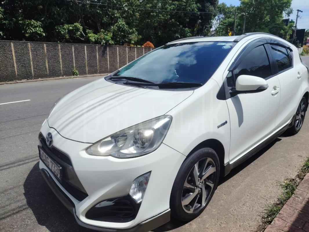 Toyota Aqua 2015 - பயன்படுத்தப்பட்டது கார் sale in Sri Lanka - patpat.lk