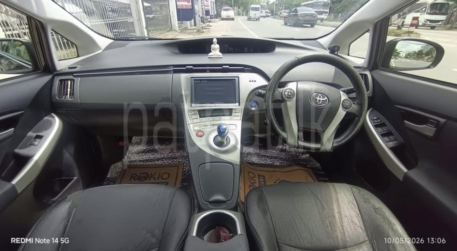 Toyota Prius 2013 - பயன்படுத்தப்பட்டது கார் sale in Sri Lanka - patpat.lk
