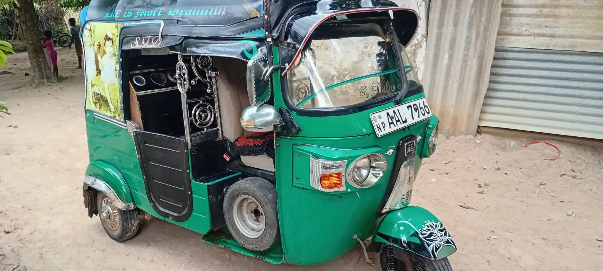 Bajaj Three Wheel 2013 - பயன்படுத்தப்பட்டது முச்சக்கர வண்டி sale in Sri Lanka - patpat.lk