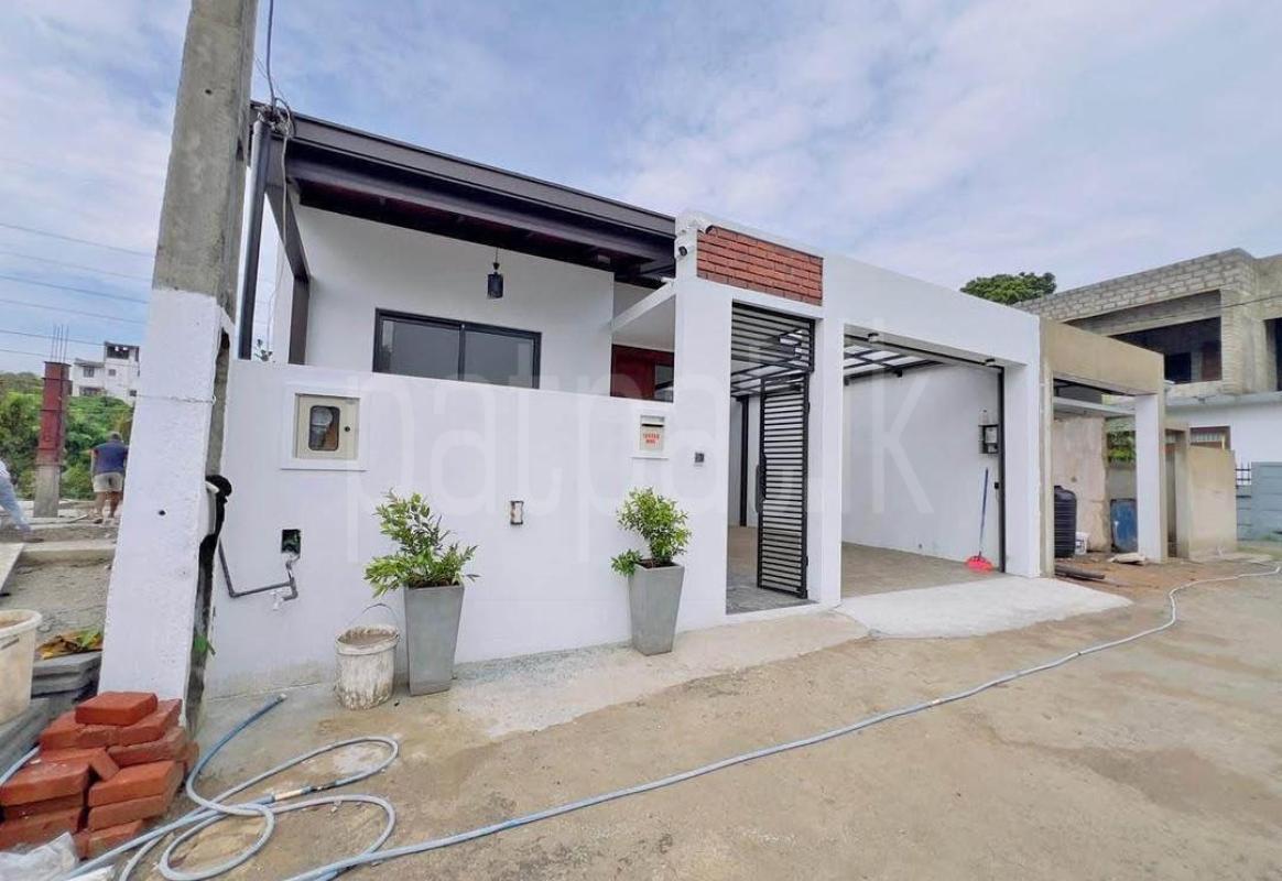 House for Sale in Athurugiriya ads-image-1