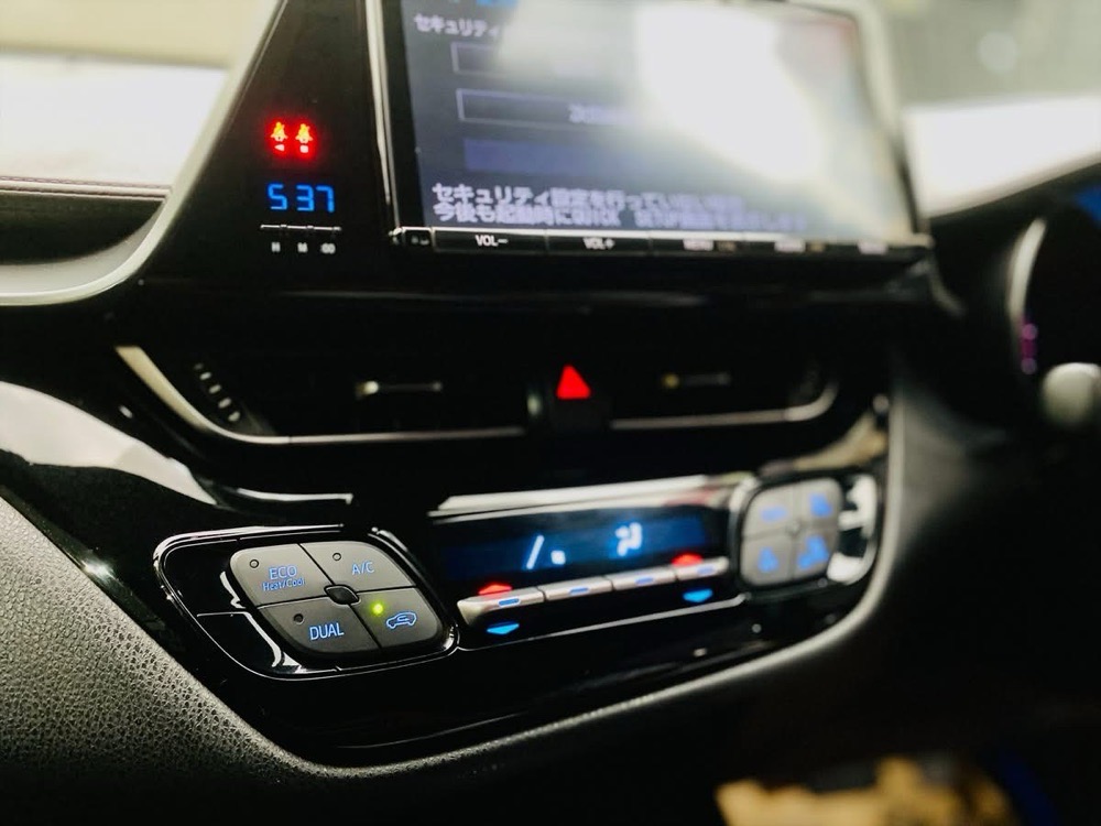 Toyota CHR 2017 - பயன்படுத்தப்பட்டது SUV sale in Sri Lanka - patpat.lk