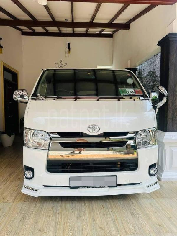 Toyota Hiace 2015 - பயன்படுத்தப்பட்டது வேன் sale in Sri Lanka - patpat.lk