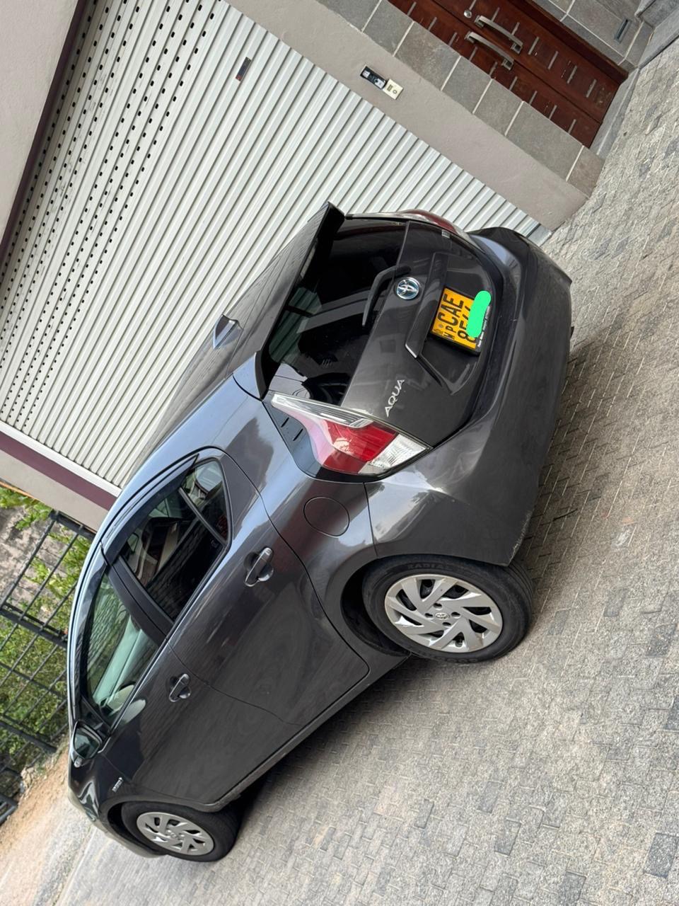 Toyota Aqua 2015 - பயன்படுத்தப்பட்டது கார் sale in Sri Lanka - patpat.lk