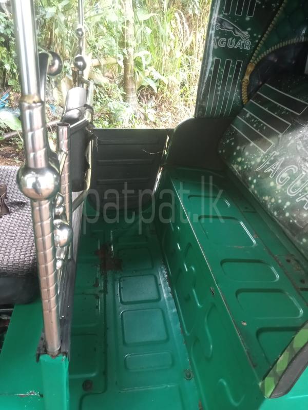 Bajaj Three Wheel 2012 - பயன்படுத்தப்பட்டது முச்சக்கர வண்டி sale in Sri Lanka - patpat.lk