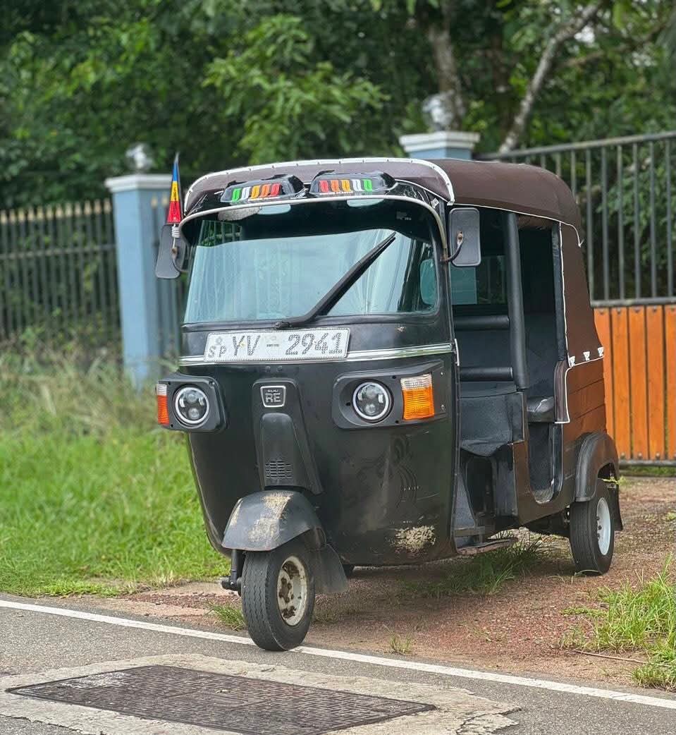 Bajaj Three Wheel 2012 - பயன்படுத்தப்பட்டது முச்சக்கர வண்டி sale in Sri Lanka - patpat.lk