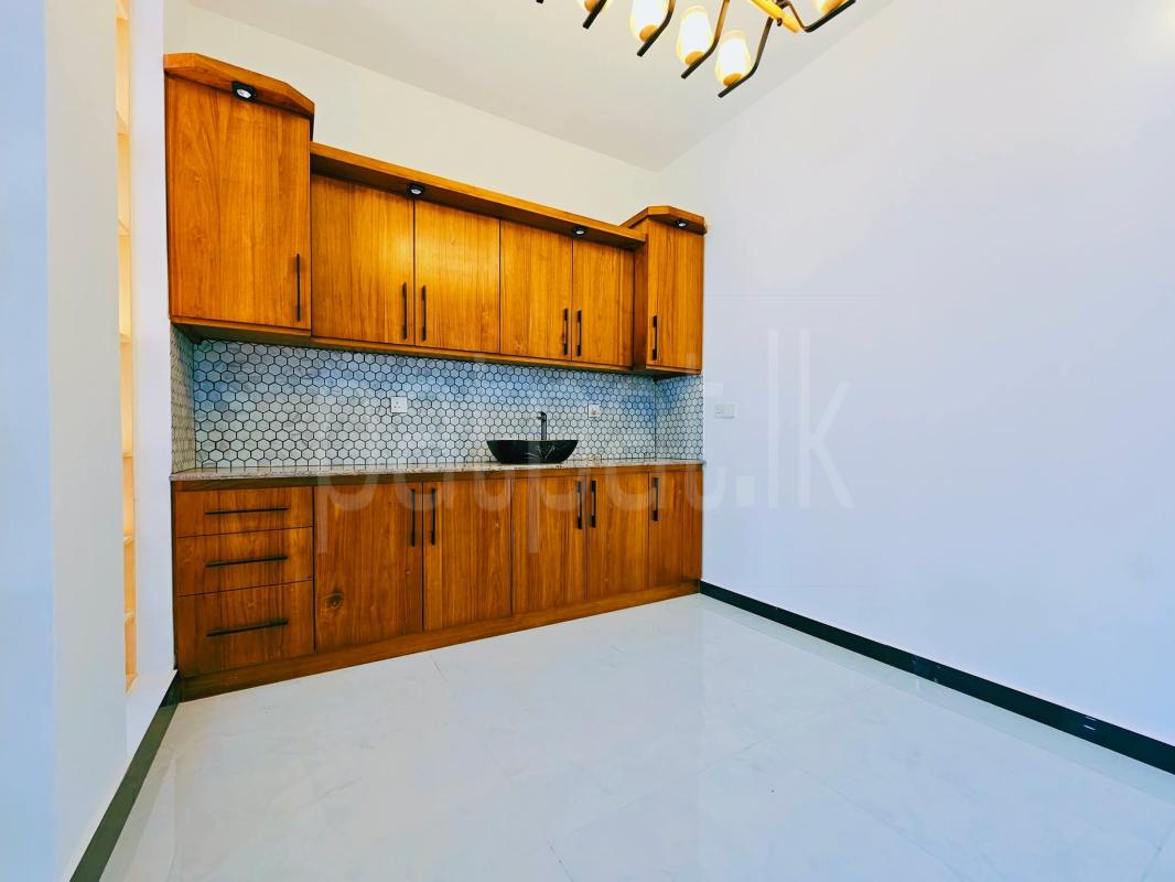 House for Sale in Talawatugoda