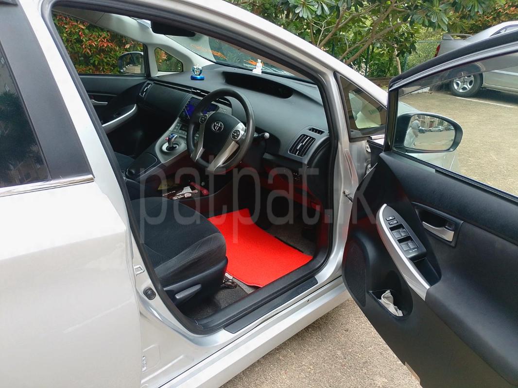 Toyota Prius 2014 - Used Car sale in Sri Lanka - patpat.lk