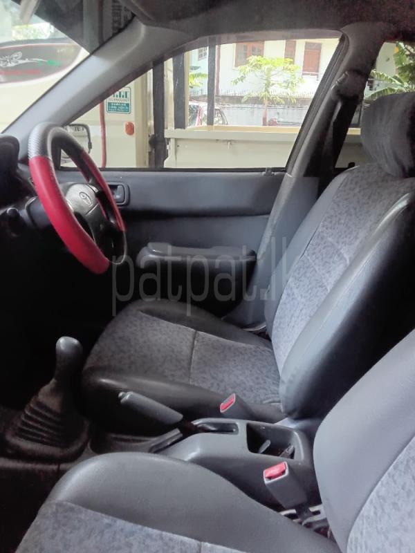 Toyota Corolla 2001 - භාවිතා කරන ලද කාර් sale in Sri Lanka - patpat.lk