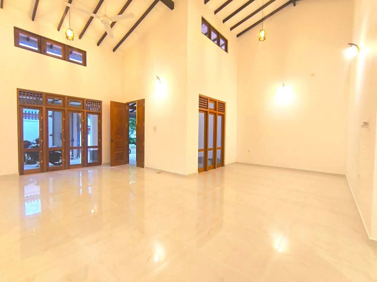 House for Sale in Athurugiriya