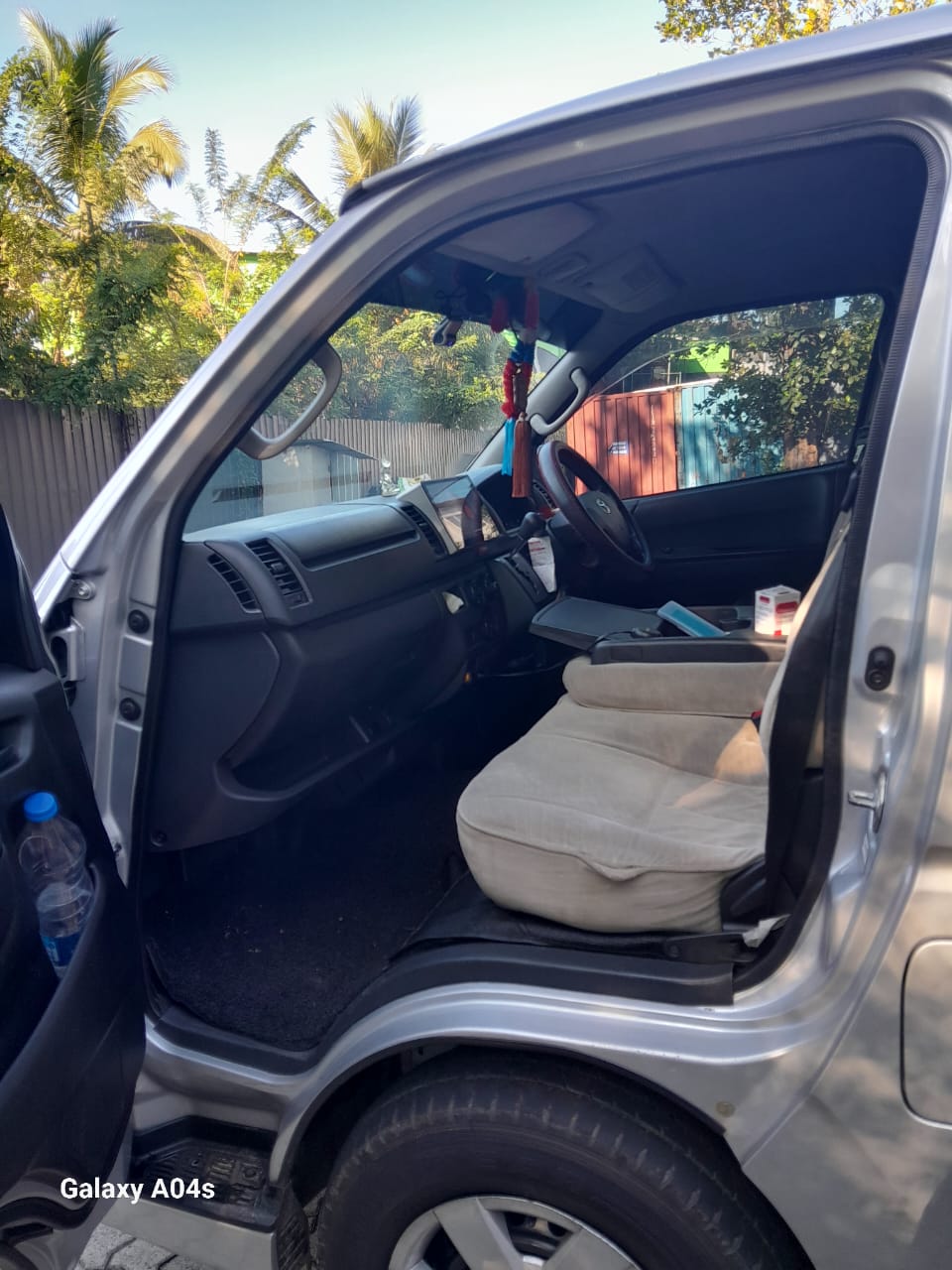 Toyota Hiace 2014 - Used Van sale in Sri Lanka - patpat.lk