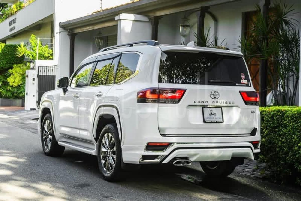 Advertisement image 4