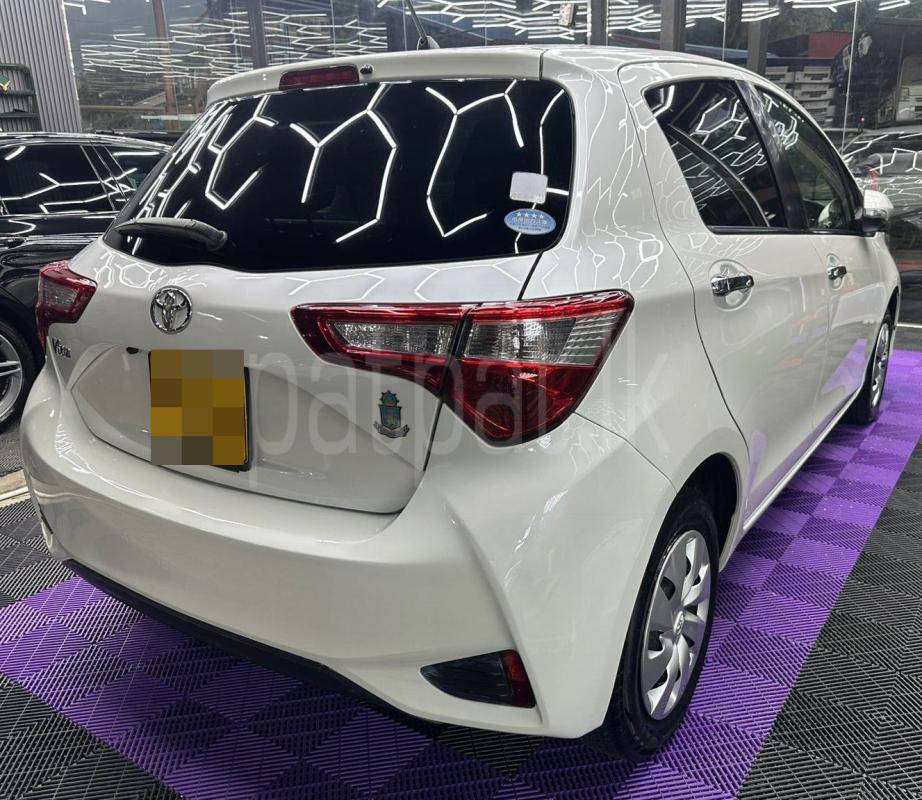 Toyota Vitz 2017 - பயன்படுத்தப்பட்டது கார் sale in Sri Lanka - patpat.lk
