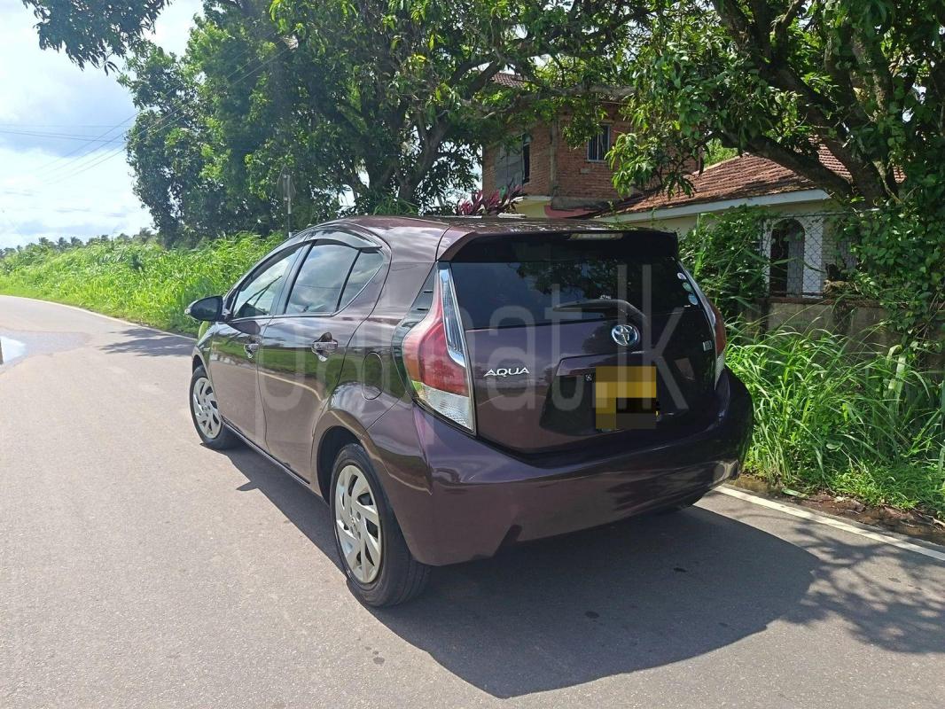 Toyota Aqua 2015 - பயன்படுத்தப்பட்டது கார் sale in Sri Lanka - patpat.lk