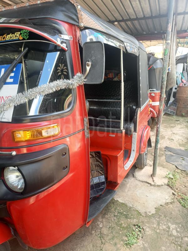 Bajaj 2 stroke 2014 - பயன்படுத்தப்பட்டது முச்சக்கர வண்டி sale in Sri Lanka - patpat.lk