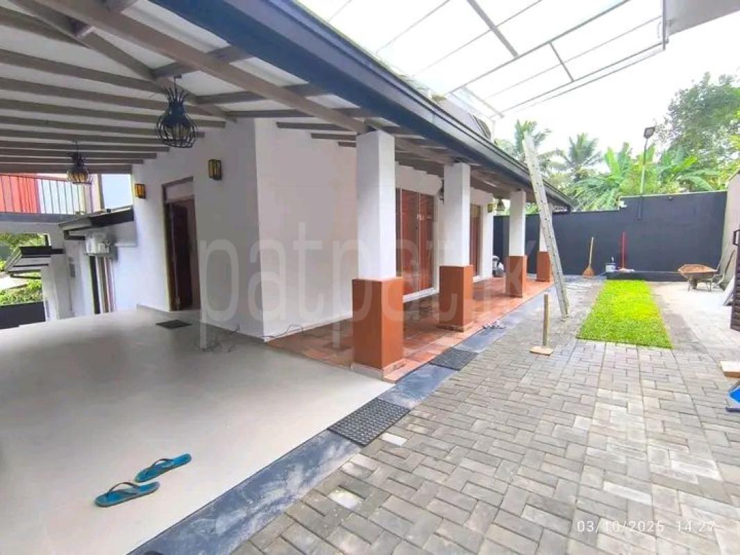 House for Sale in Athurugiriya
