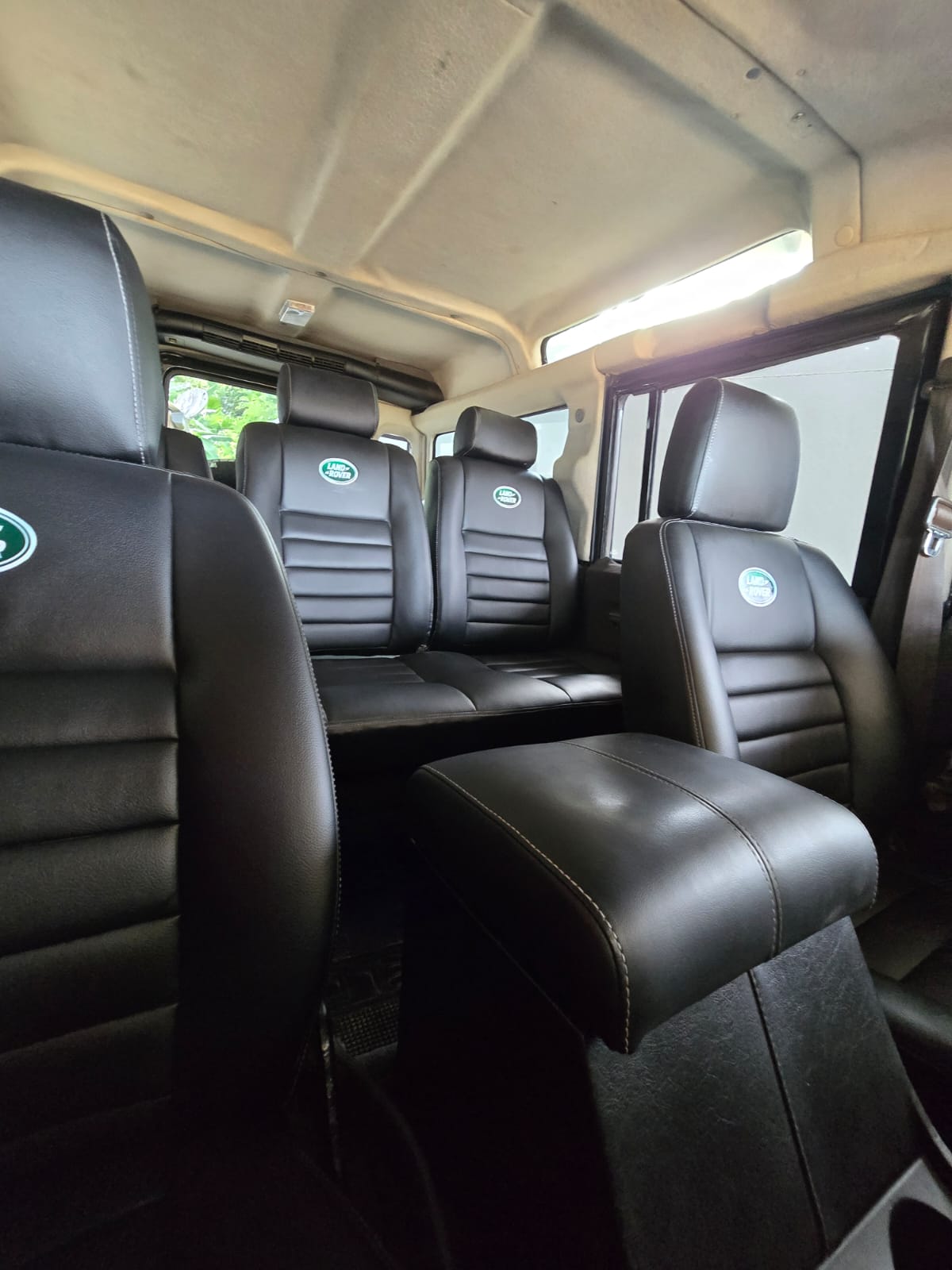 Land Rover Defender 1979 - பயன்படுத்தப்பட்டது SUV sale in Sri Lanka - patpat.lk