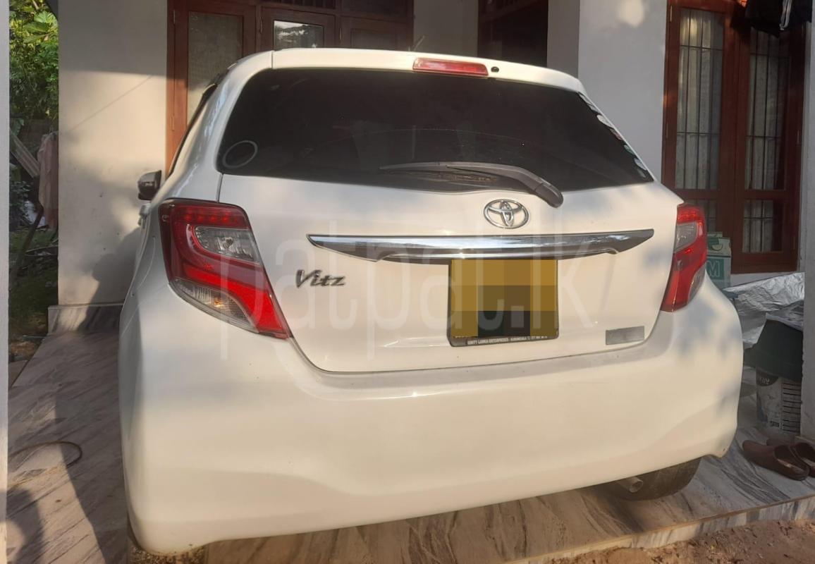 Toyota Vitz 2016 - பயன்படுத்தப்பட்டது கார் sale in Sri Lanka - patpat.lk
