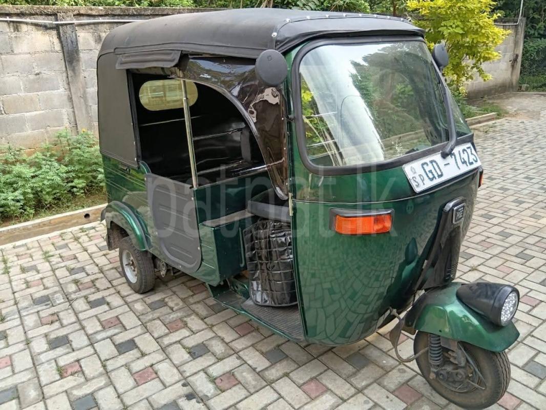 Bajaj Three Wheel 2000 - භාවිතා කරන ලද ත්‍රිරෝද රථය sale in Sri Lanka - patpat.lk