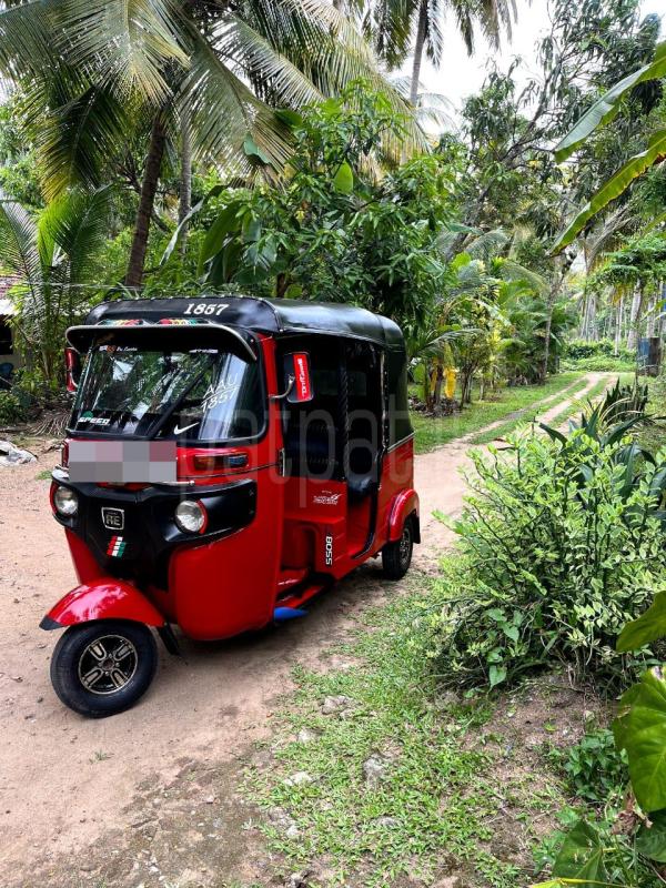 Bajaj Three Wheel 2014 - භාවිතා කරන ලද ත්‍රිරෝද රථය sale in Sri Lanka - patpat.lk
