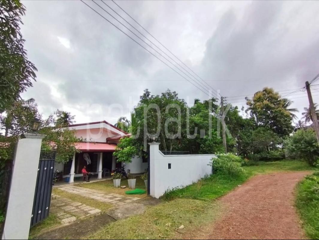 House for Sale in Bandaragama ads-image-1