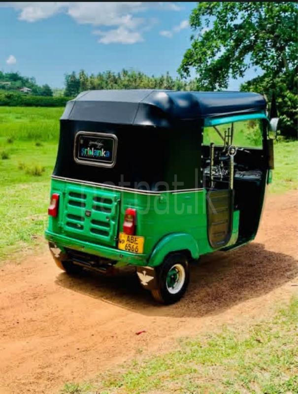 Bajaj Three Wheel 2012 - භාවිතා කරන ලද ත්‍රිරෝද රථය sale in Sri Lanka - patpat.lk