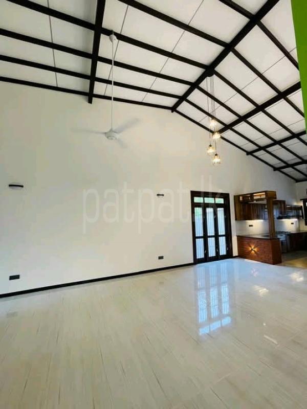 House for Sale in Athurugiriya