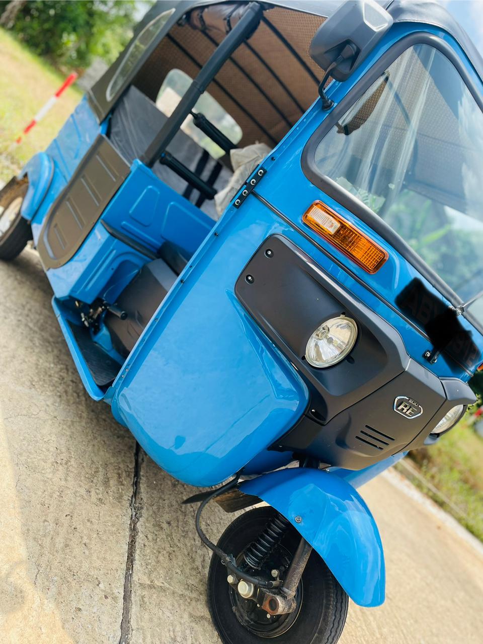 Bajaj Three Wheel 2025 ads-image-1