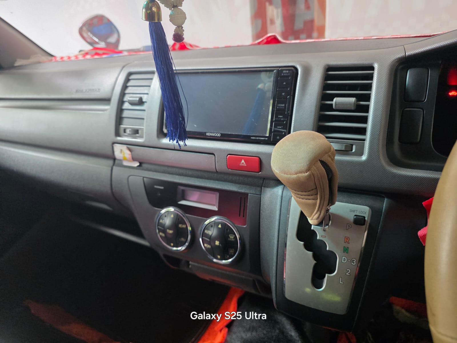 Toyota Hiace 2011 - නැවත සකස් කල වෑන් රථය sale in Sri Lanka - patpat.lk