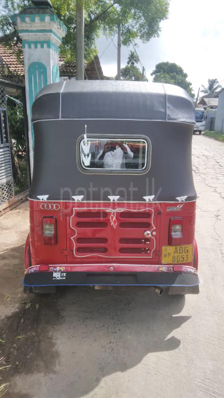 Bajaj Three Wheel 2015 - භාවිතා කරන ලද ත්‍රිරෝද රථය sale in Sri Lanka - patpat.lk