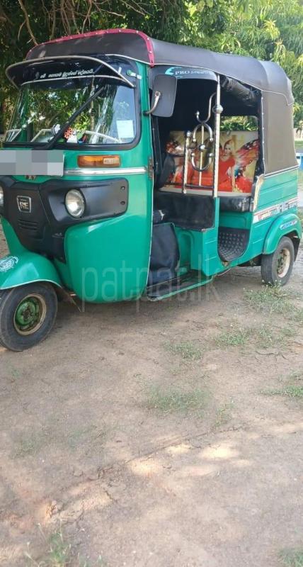 Bajaj 4 stroke 2014 - பயன்படுத்தப்பட்டது முச்சக்கர வண்டி sale in Sri Lanka - patpat.lk