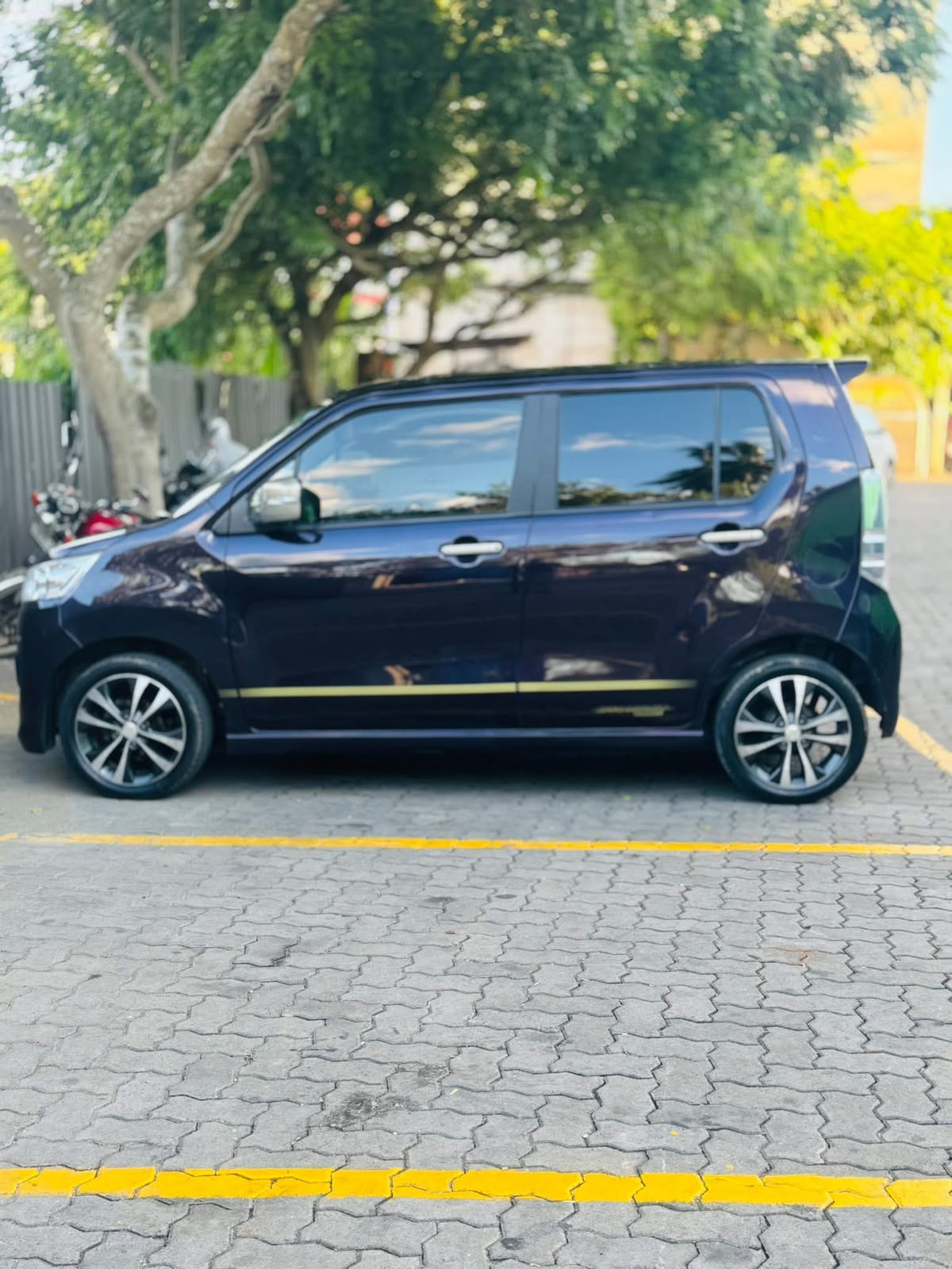 Suzuki Wagon R 2014 - பயன்படுத்தப்பட்டது கார் sale in Sri Lanka - patpat.lk
