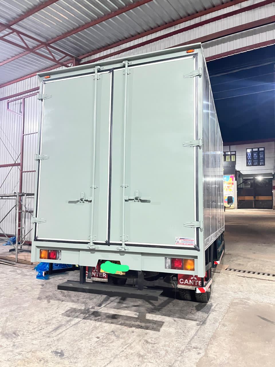 Mitsubishi Canter 1992 - பயன்படுத்தப்பட்டது டிரக் sale in Sri Lanka - patpat.lk