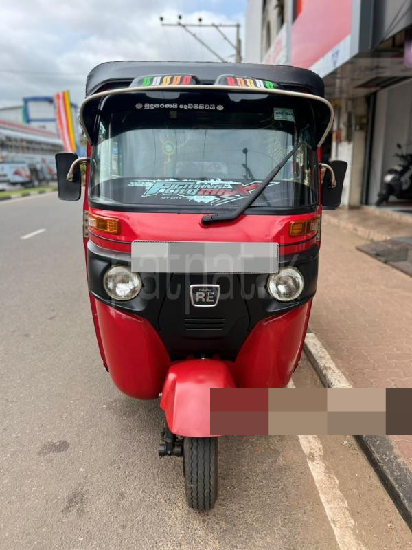 Bajaj Three Wheel 2015 - பயன்படுத்தப்பட்டது முச்சக்கர வண்டி sale in Sri Lanka - patpat.lk