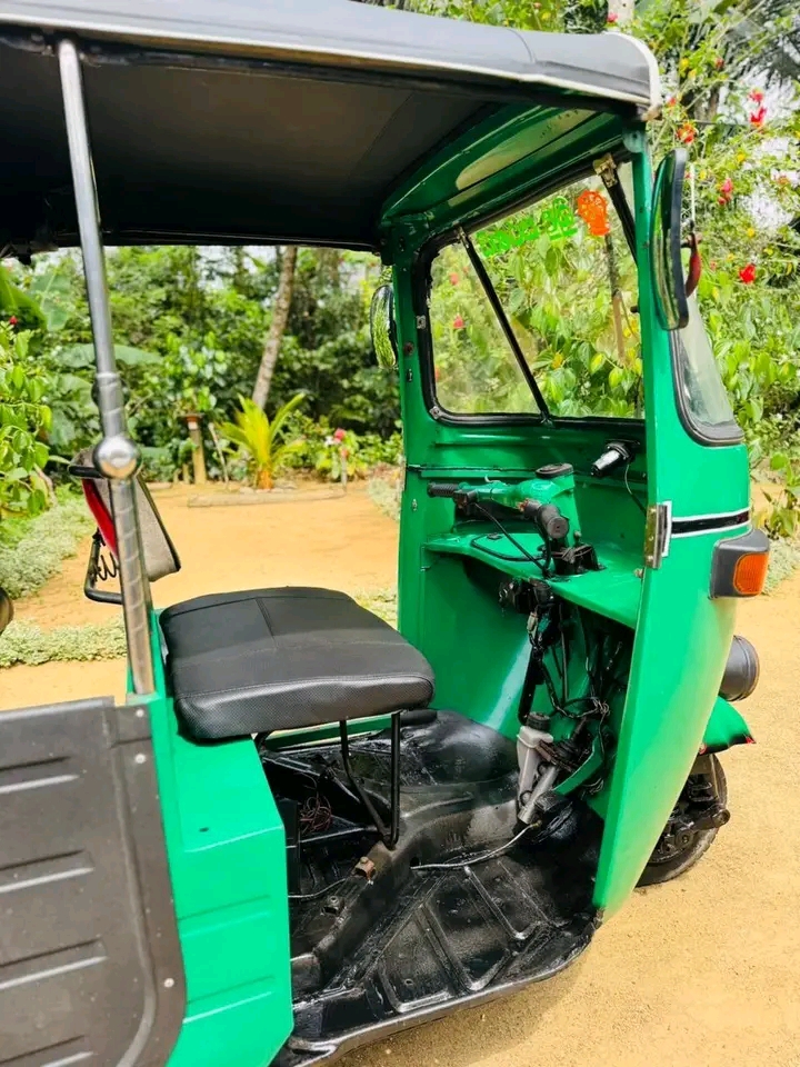 Bajaj Three Wheel 2002 - பயன்படுத்தப்பட்டது முச்சக்கர வண்டி sale in Sri Lanka - patpat.lk
