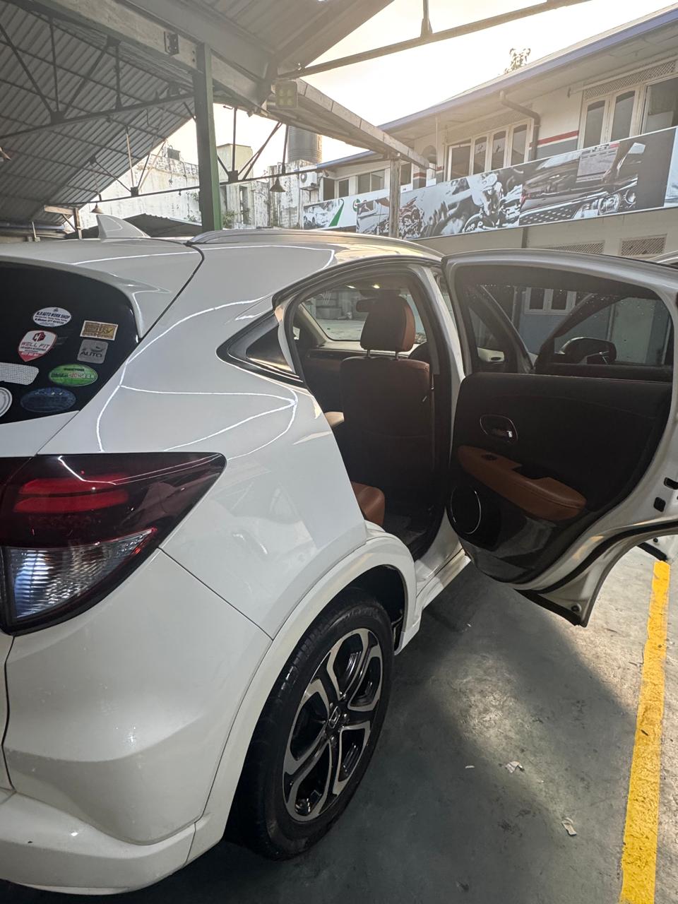 Honda Vezel 2014 - பயன்படுத்தப்பட்டது SUV sale in Sri Lanka - patpat.lk